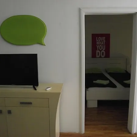 Cosmopolitan Apartment *